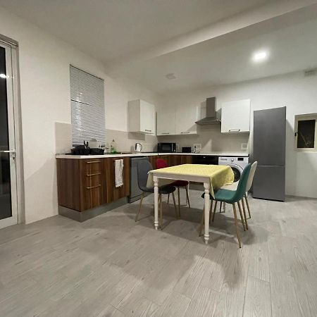 City Center Properties - Modern Room With Ac & Ensuit Bathroom - Room 1 Bahía de San Pablo Exterior foto