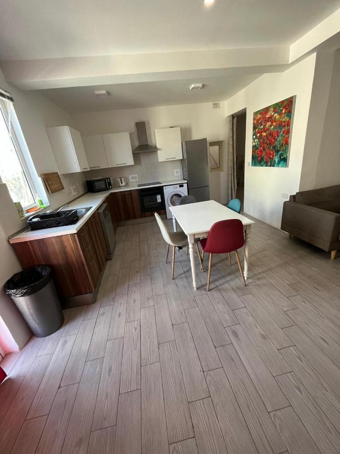 City Center Properties - Modern Room With Ac & Ensuit Bathroom - Room 1 Bahía de San Pablo Exterior foto